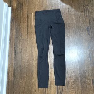 Black fast and free lululemon leggings. ( size: 2)